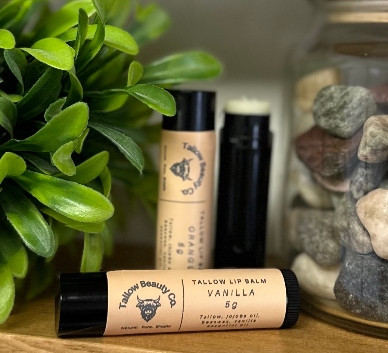 Natural non-sticky lip balm with beeswax and jojoba oil